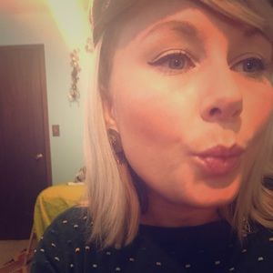 Meet your Posher, Krystle